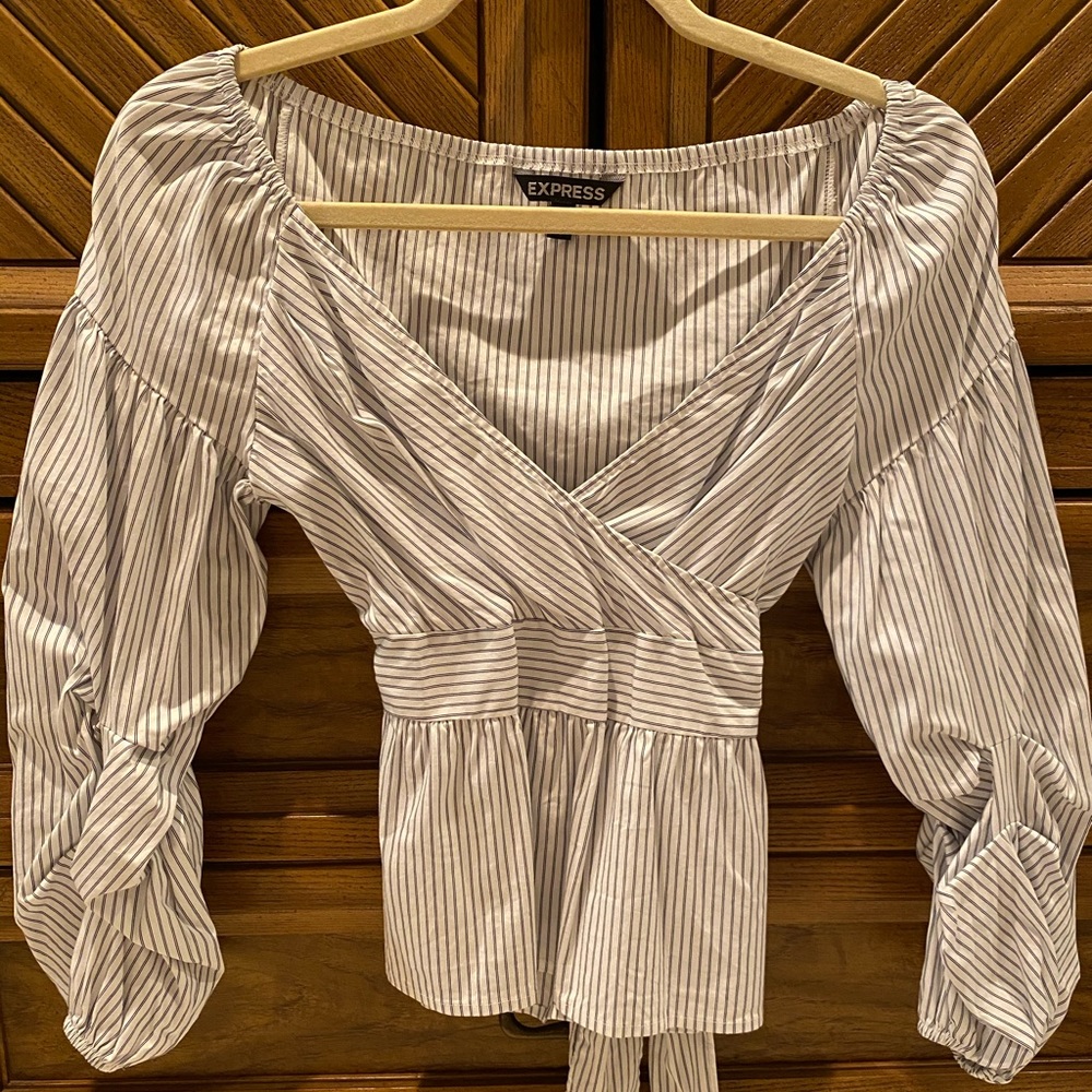White with navy striped crop blouse